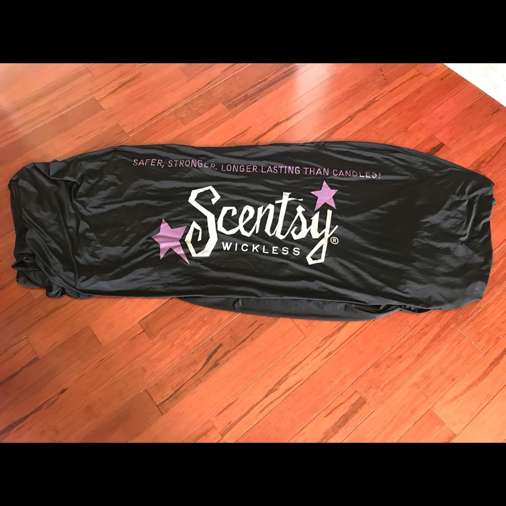 Scentsy tablecloth